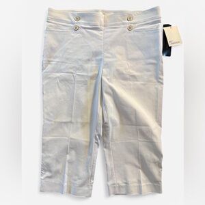 NWT 89th & Madison White cotton capri pants, size L
Retail$46